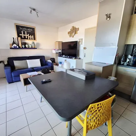 Apartmán T2 Climatise, Vue Totale, Ascenseur, 2 A 4 Pers, Parking Prive, Wifi Fibre, Proche Des Commerces, Kanumera Barcares *